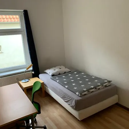Monteurs Und Studenten Apartment *